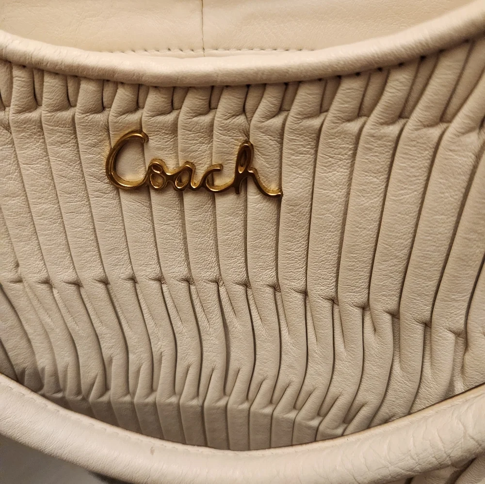 NWOT- COACH Ashley Gathered White Leather Shoulder Tote Y2K (F-23928) - Picture 3 of 9